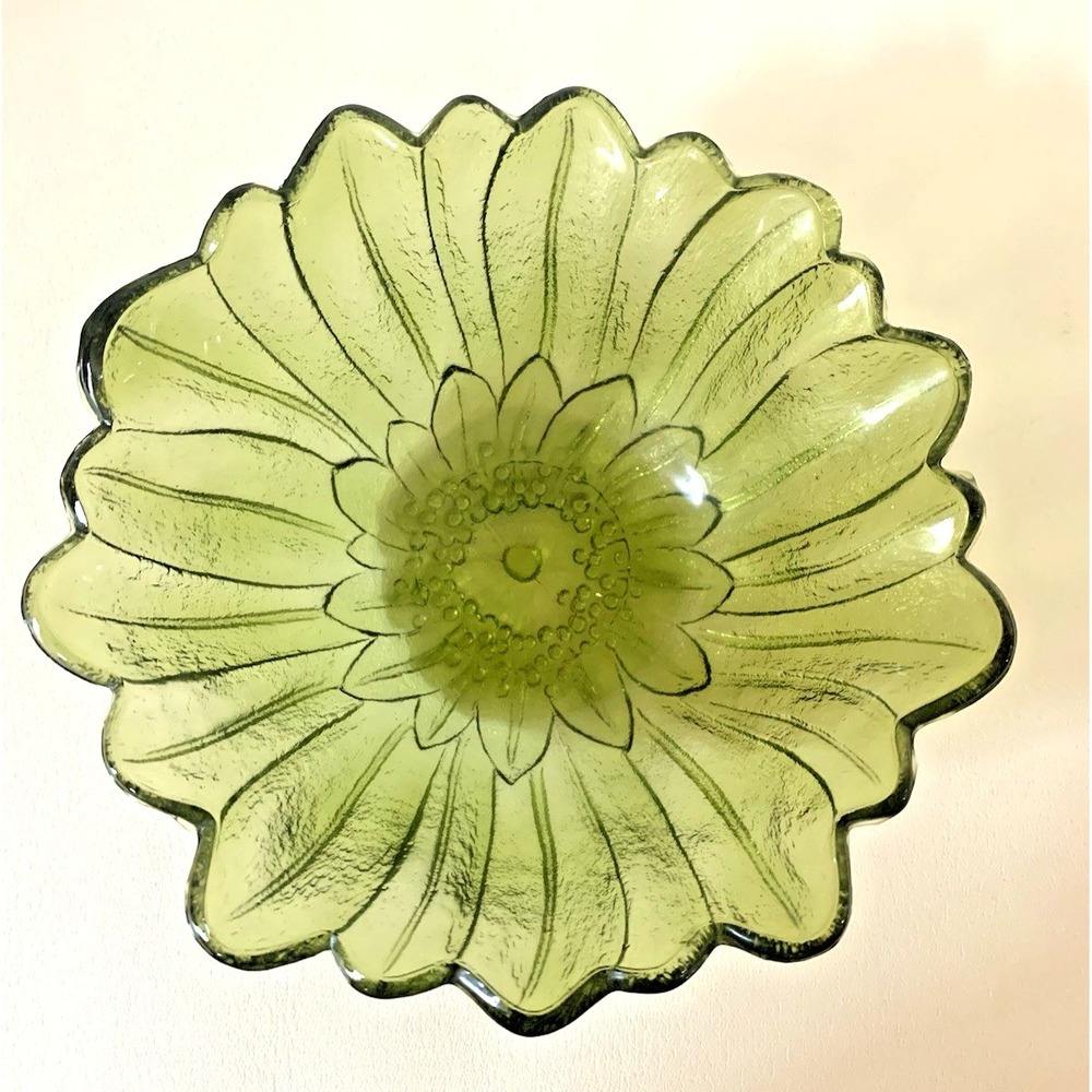 Indiana Glass Sunflower Bowl‎ Green Vintage Floral Scalloped Decorative Dish